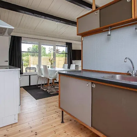 6 Person Holiday Home In V Ggerl Se 別荘 Bøtø By