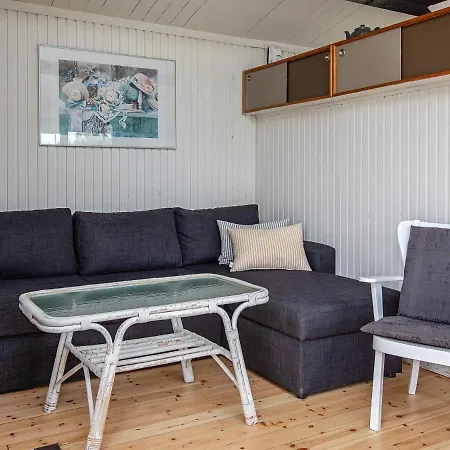 6 Person Holiday Home In V Ggerl Se * Bøtø By